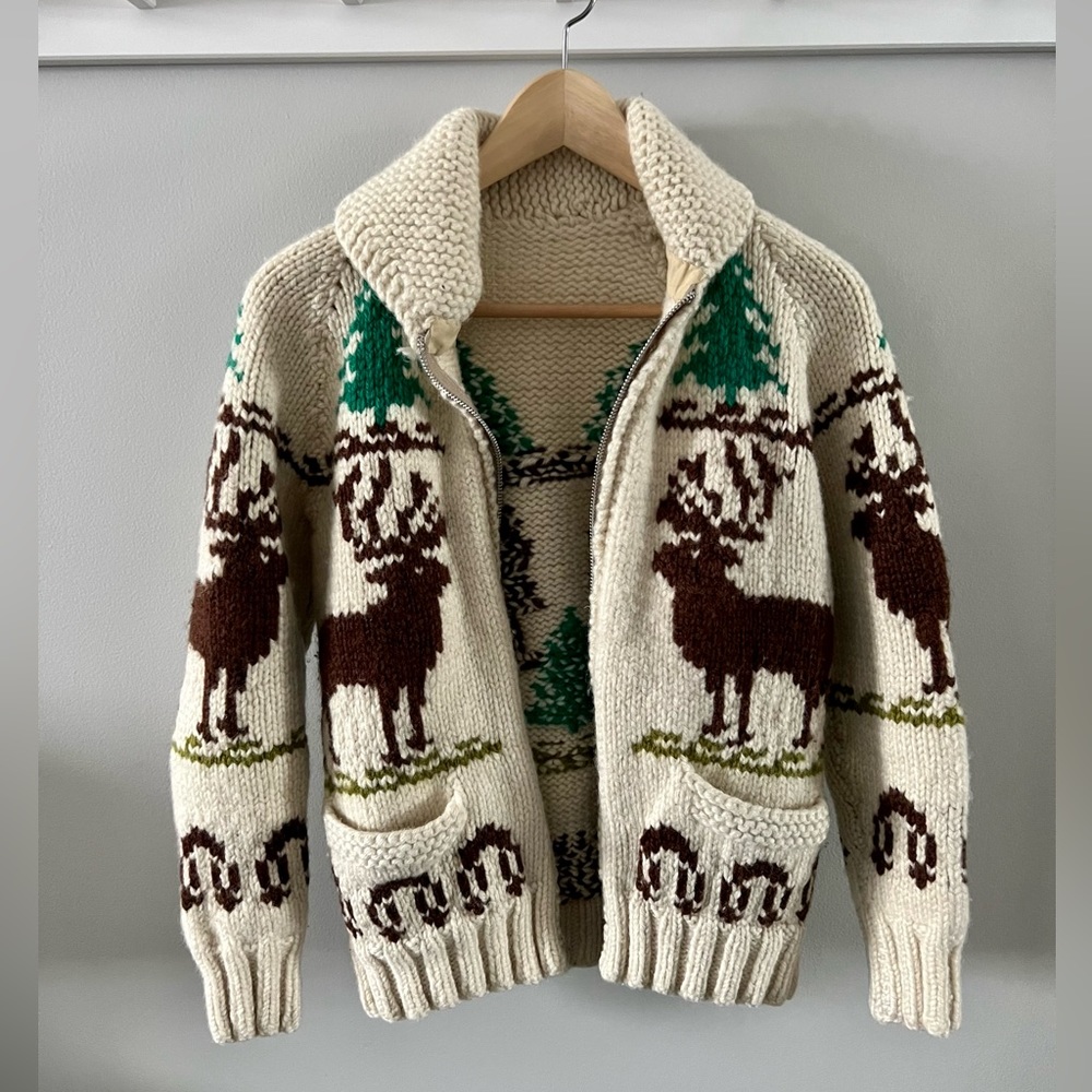 Vintage Mary Maxim handknit wool reindeer sweater